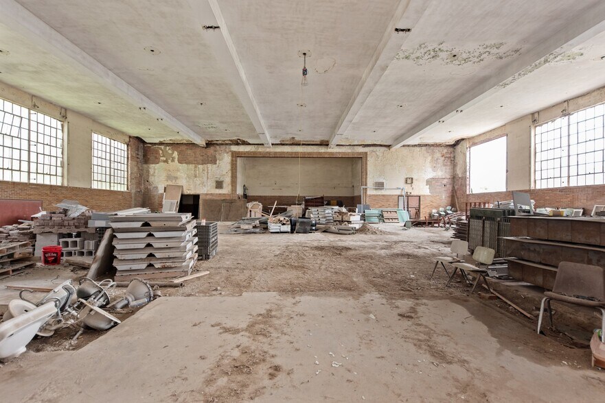 More Photos Of 200 S Green St, Georgetown Loft Creative Space For Sale