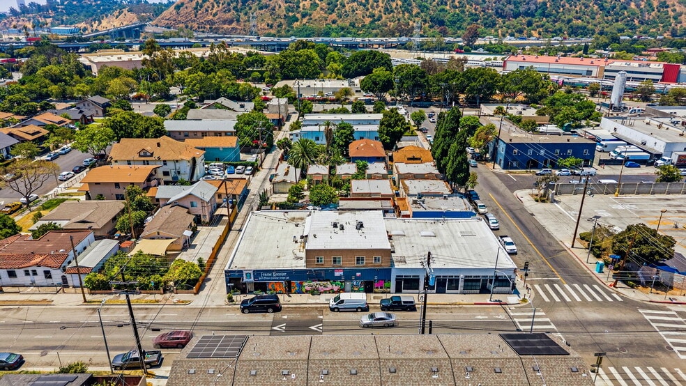 More Photos Of 586 W Avenue 28, Los Angeles Warehouse For Lease