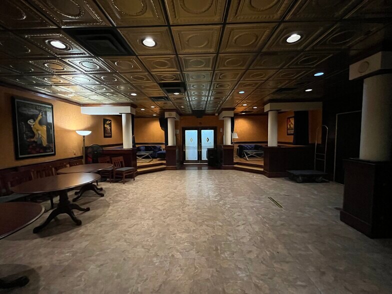 More Photos Of 5805 W Kellogg Dr, Wichita Hotel For Lease