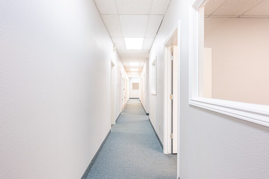 More Photos Of 4718 S Loop 289, Lubbock Office Residential For Lease