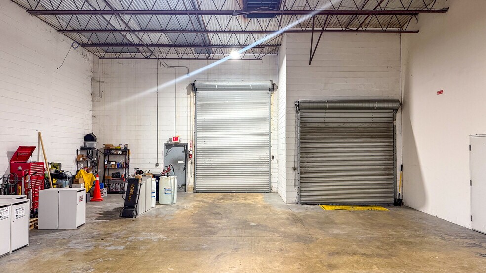 More Photos Of 3702 N 131st Ave, Clearwater Manufacturing For Lease