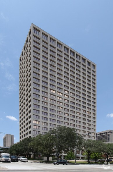More Photos Of 2700 Post Oak Blvd, Houston Office For Lease