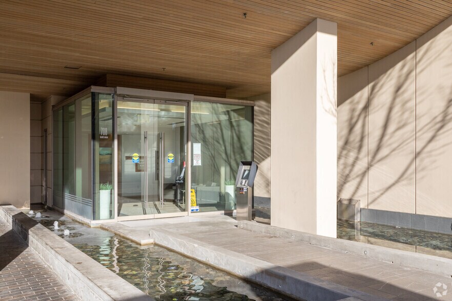 More Photos Of 707 Courtney St, Victoria Apartments For Lease