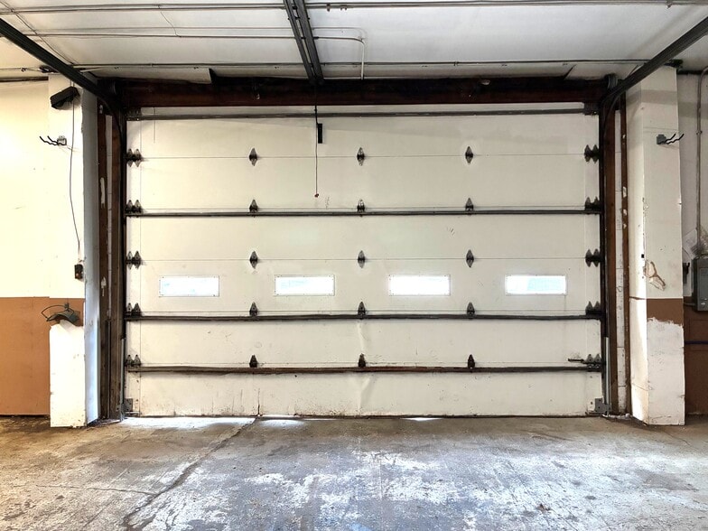 More Photos Of 1249 Lehigh Station Rd, Henrietta Warehouse For Lease