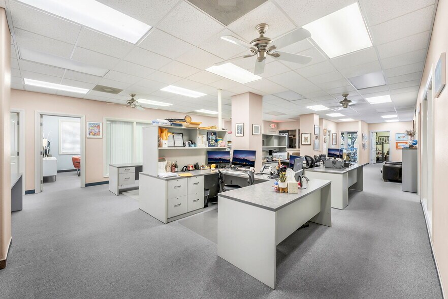 More Photos Of 601 S 7th St, Las Vegas Office For Sale