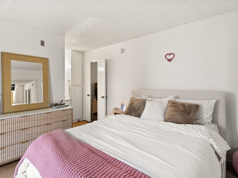 More Photos Of 17821 Halsted St, Northridge Apartments For Sale