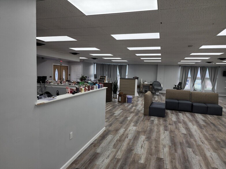 More Photos Of 11 Quassaick Ave, New Windsor Township Storefront For Sale