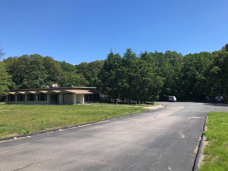 More Photos Of 271 Jenckes Hill Rd, Lincoln Manufacturing For Sale