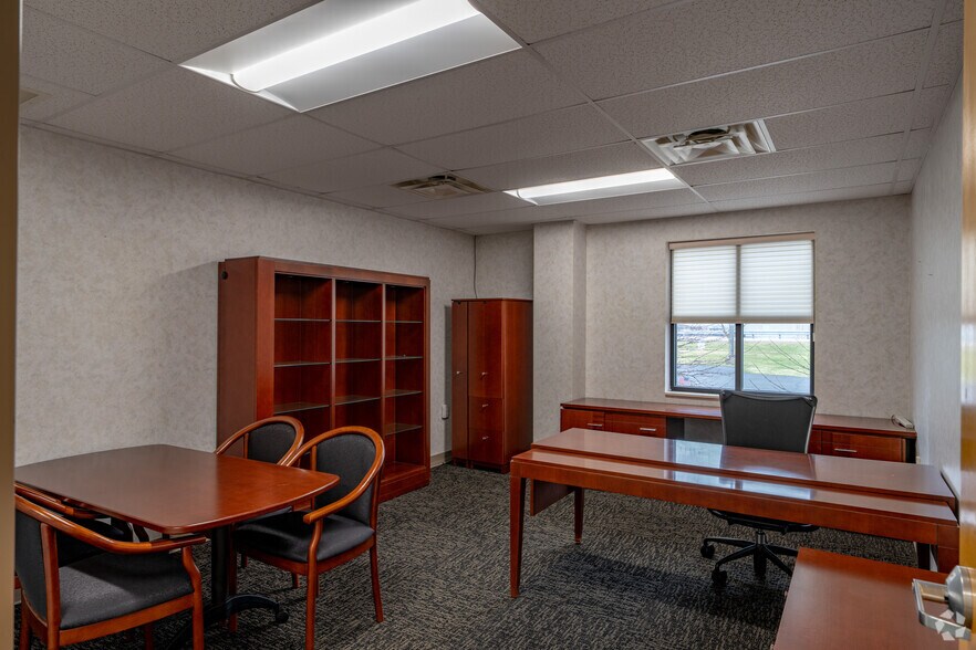 More Photos Of 26 Steele Ave, Arcade Office For Lease