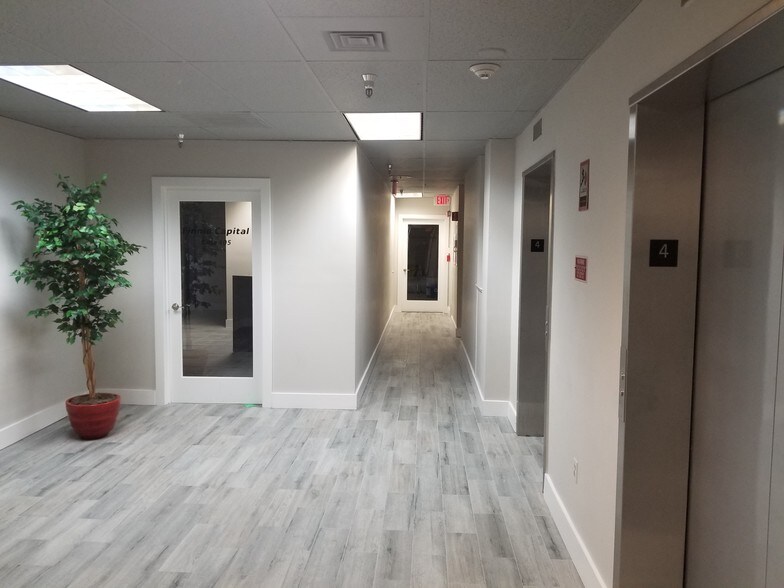 More Photos Of 2560 Huntington Ave, Alexandria Office For Lease