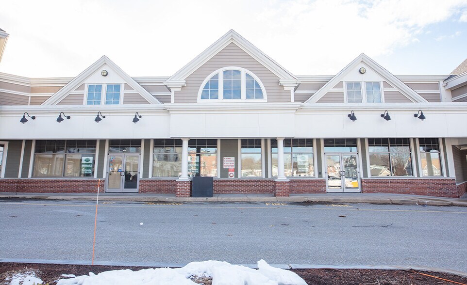 More Photos Of 109-123 Main St, North Andover Unknown For Lease