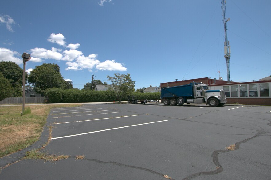 More Photos Of 43 Pennsylvania Ave, Niantic Bank For Lease