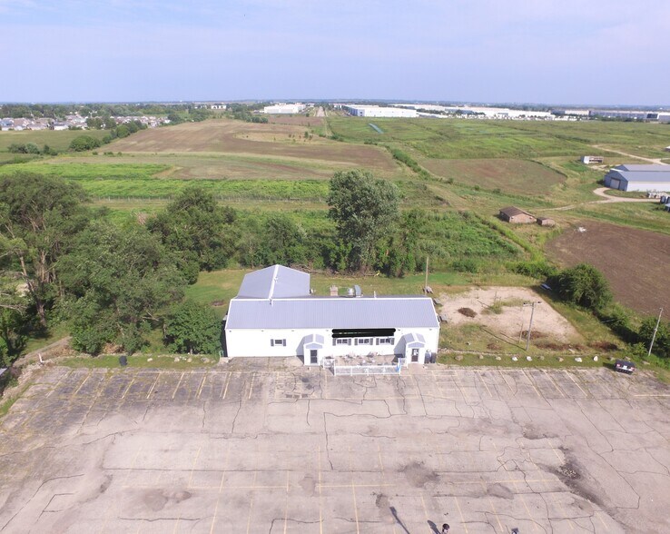 More Photos Of 2709 S US Highway 51, Janesville Flex For Sale