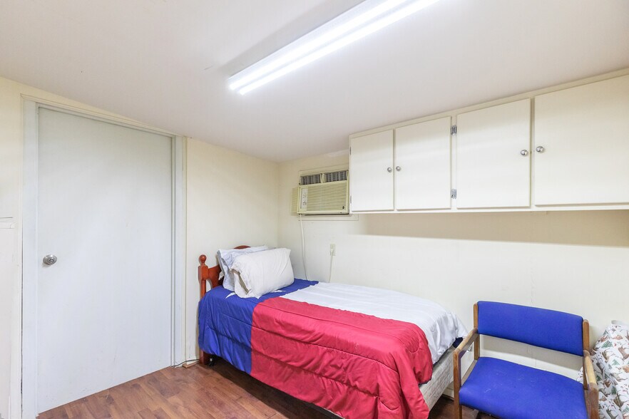 More Photos Of 711 S 3rd Ave, Munday Warehouse For Sale