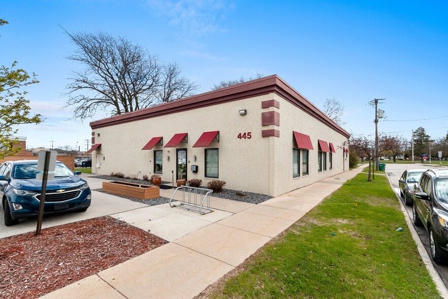 More Photos Of 445 S Adams St, Green Bay Office For Lease