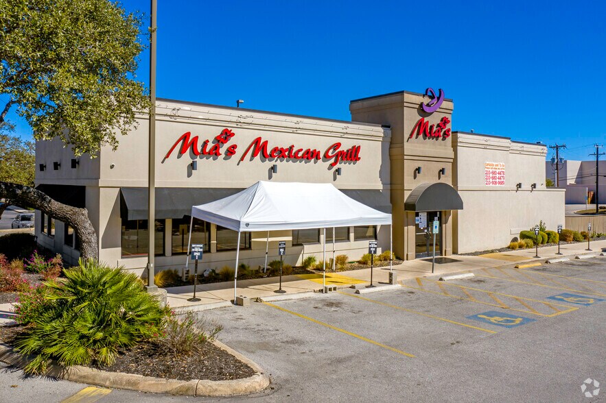 More Photos Of 11309-11323 Bandera Rd, San Antonio Unknown For Lease