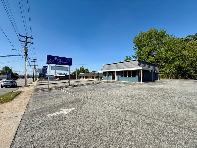 More Photos Of 1506 N Main St, High Point Restaurant For Sale