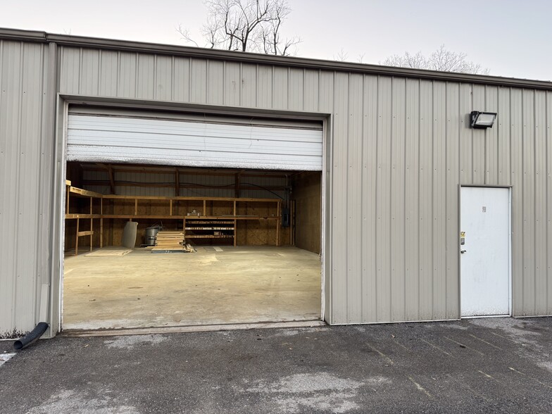 Primary Photo Of 2 N 6th St, Festus Flex For Lease