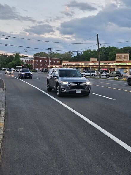 More Photos Of 164 Commack Rd, Commack Medical For Lease