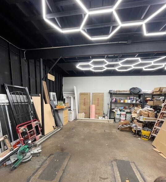 More Photos Of 279 Puuhale Rd, Honolulu Warehouse For Lease