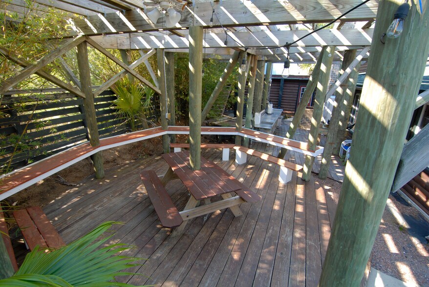 More Photos Of 2111 Sea Island Pky, Saint Helena Island General Retail For Sale