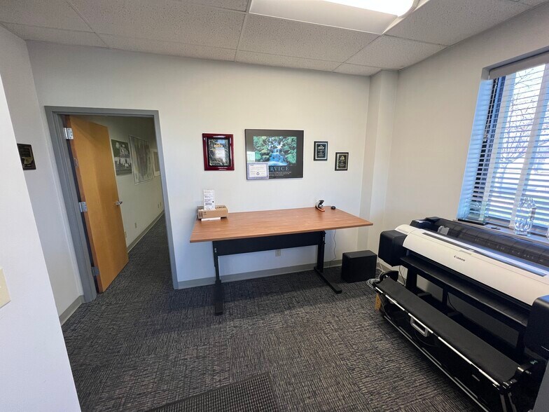 More Photos Of 4055 Championship Dr, Indianapolis Warehouse For Lease