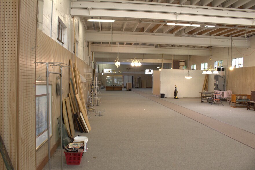 More Photos Of 144 Runnymeade rd, Bunker Hill General Retail For Sale
