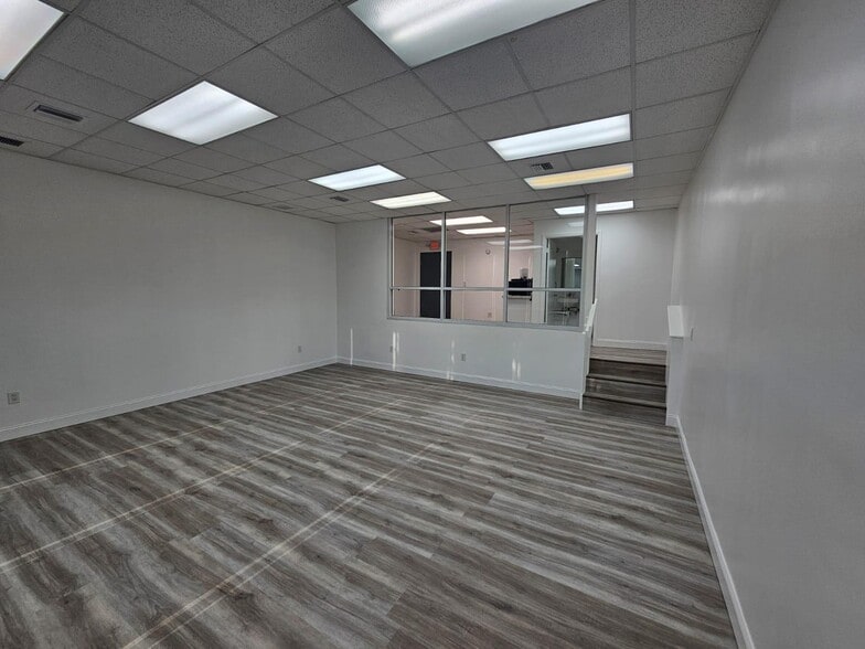 More Photos Of 8009 NW 29th St, Doral Warehouse For Sale