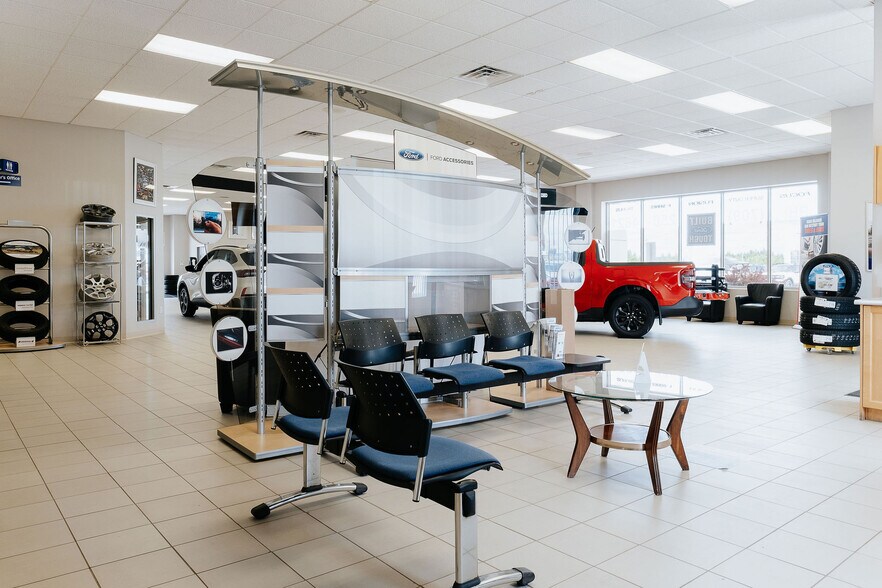 More Photos Of 105 Laurell Rd, Gander Showroom For Sale
