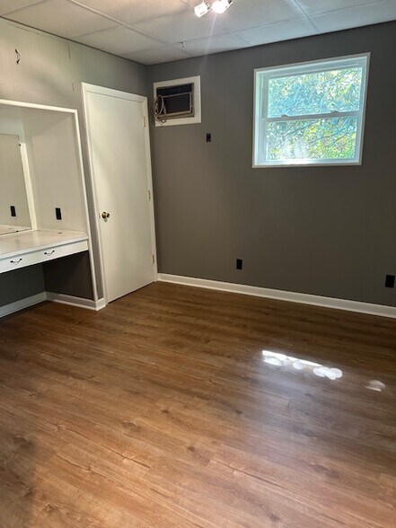 More Photos Of 1308 US Highway 80, Bloomingdale Office For Lease