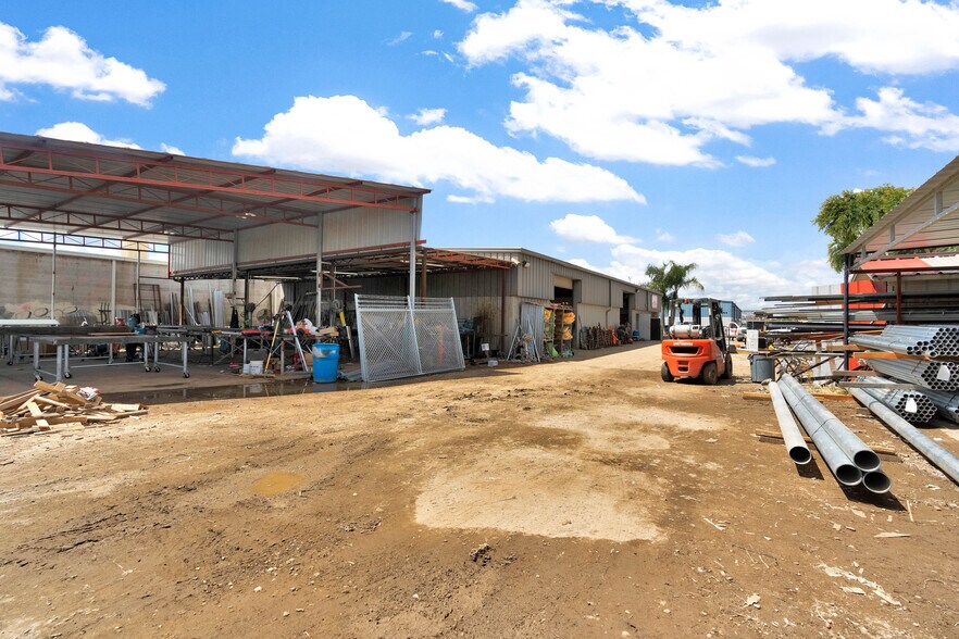 More Photos Of 1848 Industrial Way, Sanger Warehouse For Lease