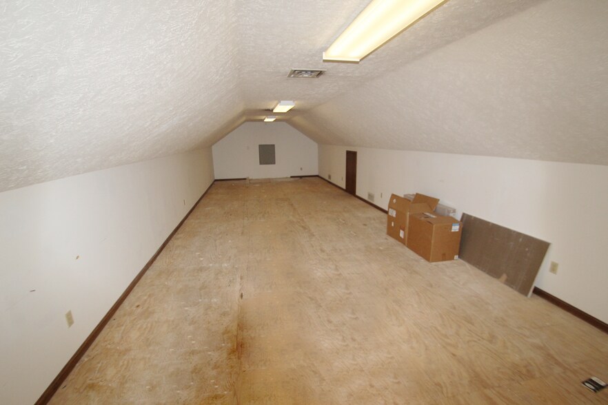 More Photos Of 26700 Royalton Rd, Columbia Station Freestanding For Lease