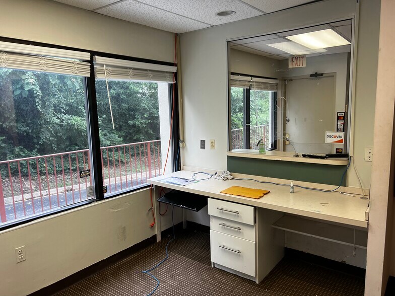 More Photos Of 6122-6136 Landover Rd, Cheverly Medical For Sale