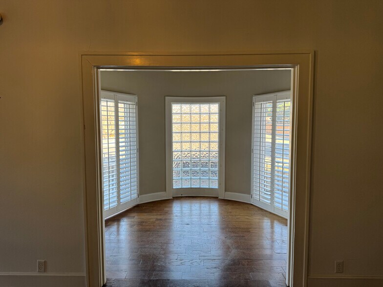 More Photos Of 102 S G St, Midland Loft Creative Space For Sale