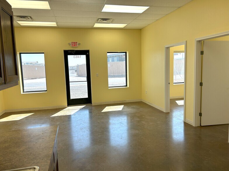 More Photos Of 1463 Oil Mill Rd, Pecos Warehouse For Lease