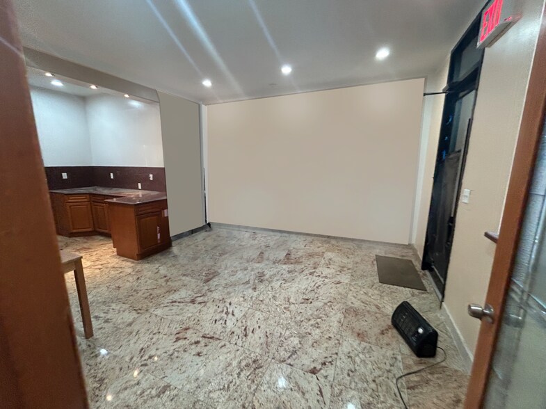 More Photos Of 590 Onderdonk Ave, Ridgewood Storefront Retail Residential For Lease