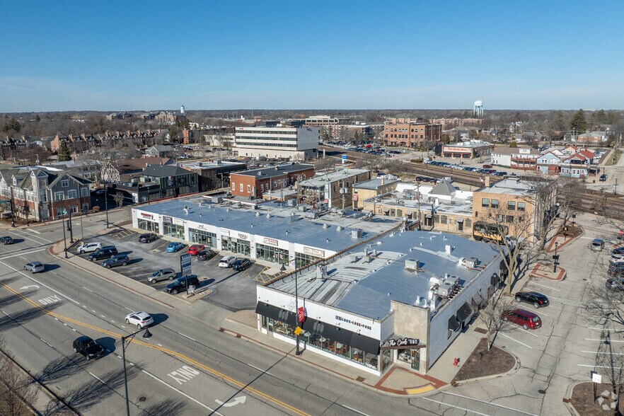 More Photos Of 32-60 W Palatine Rd, Palatine Storefront For Lease