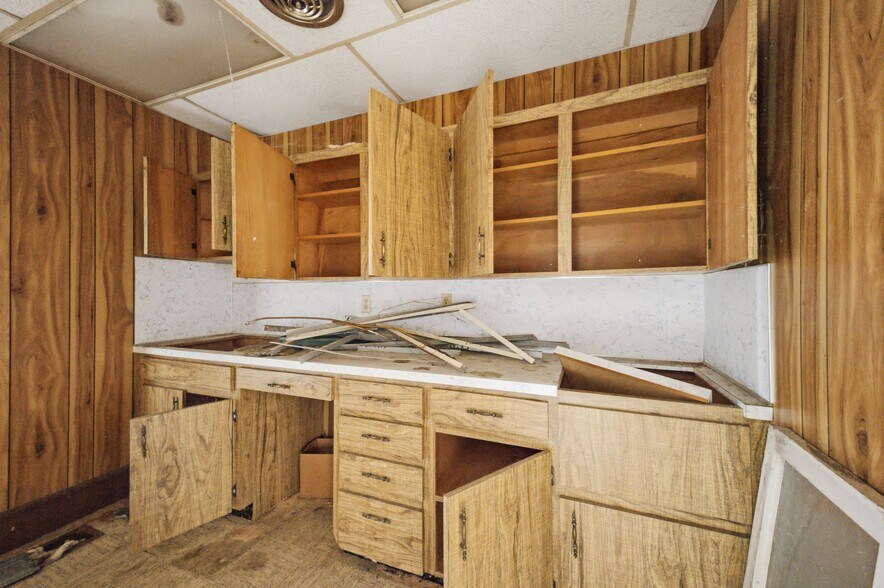 More Photos Of 120 N Main St, Bushnell Office Residential For Sale