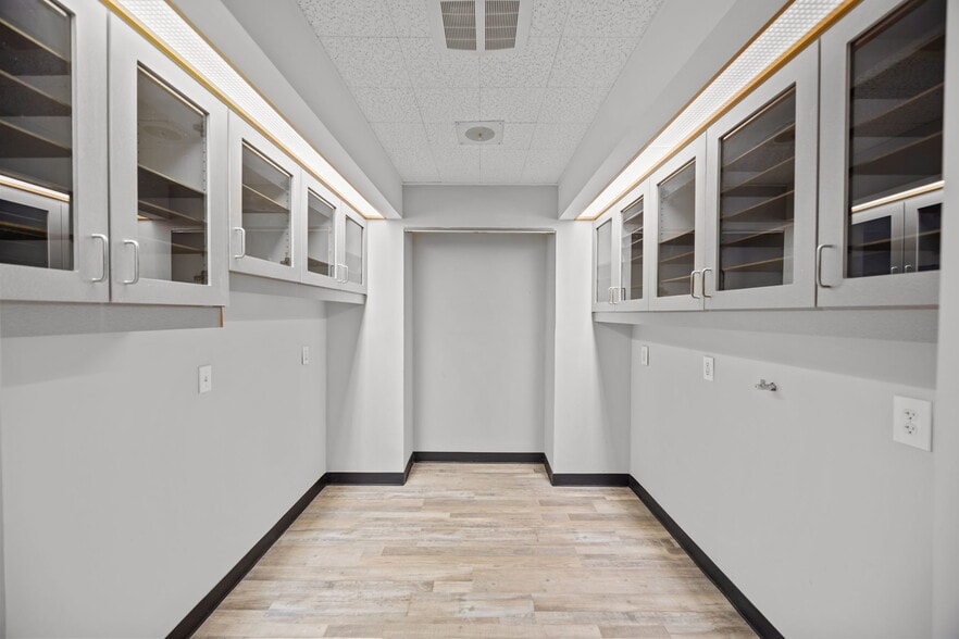 More Photos Of 44 Shoreline Dr, New Bern Medical For Sale