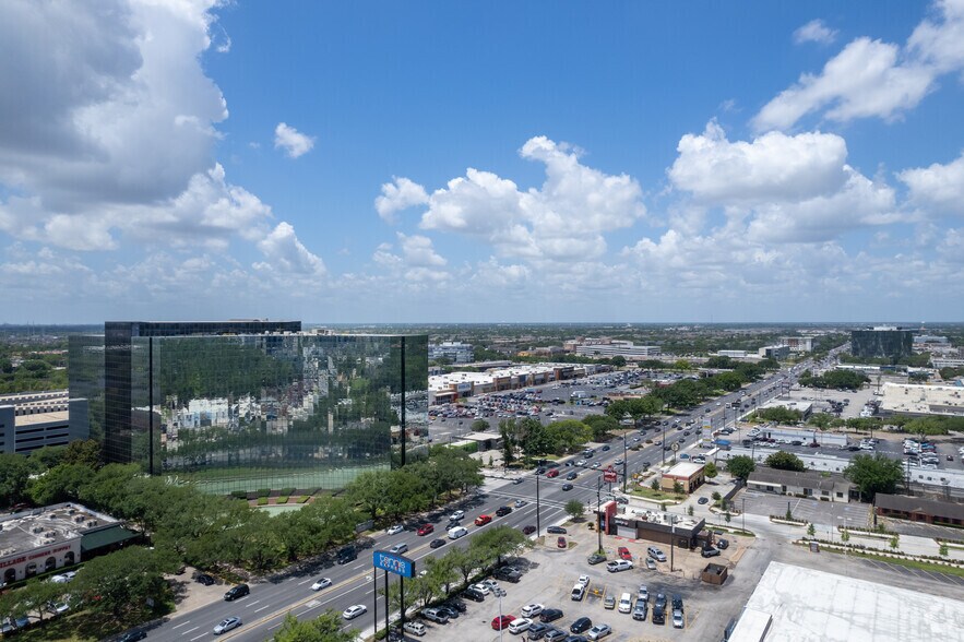 More Photos Of 10777 Westheimer Rd, Houston Office For Sale