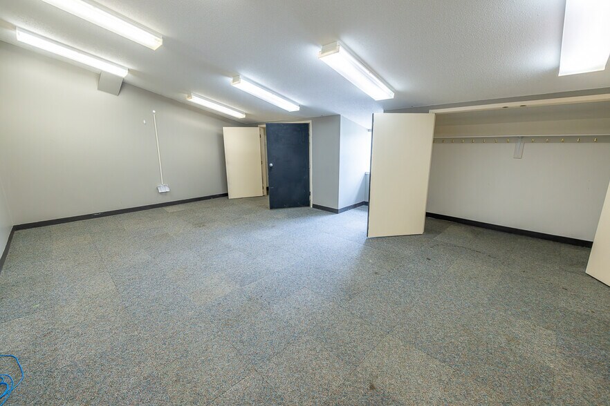 More Photos Of 800 SW 150 Hwy, Lee's Summit Office For Sale