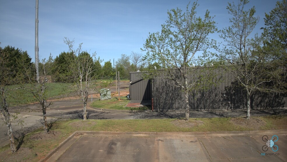 More Photos Of 3455 Keith Bridge Rd, Cumming Freestanding For Sale