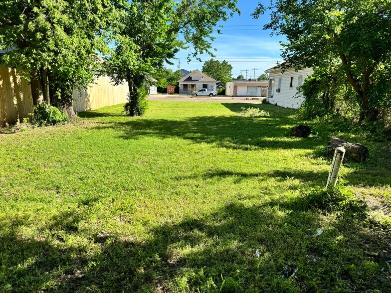 More Photos Of 1629 Linwood Blvd, Oklahoma City Land For Sale