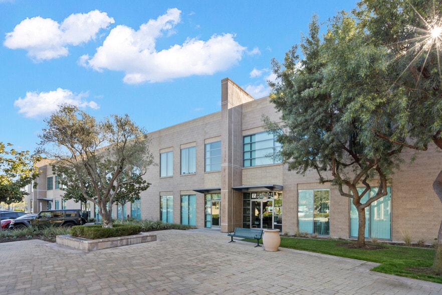 More Photos Of 9891 Irvine Center Dr, Irvine Loft Creative Space For Lease
