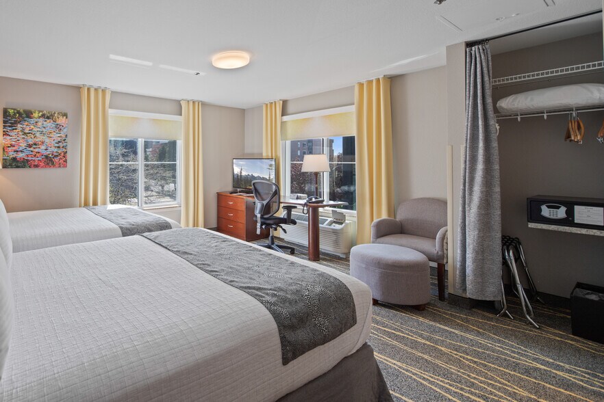 More Photos Of 2301 3rd Ave, Seattle Hotel For Sale