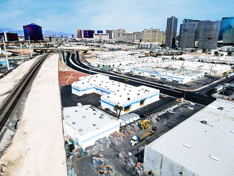 More Photos Of 4699 S Valley View Blvd, Las Vegas Light Manufacturing For Lease