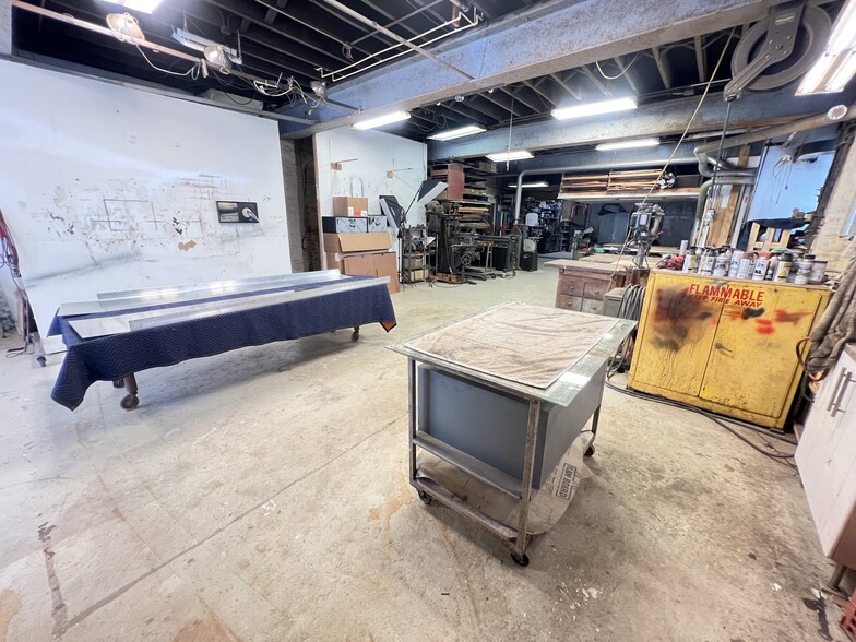 More Photos Of 1438-1442 Light St, Baltimore Showroom For Sale