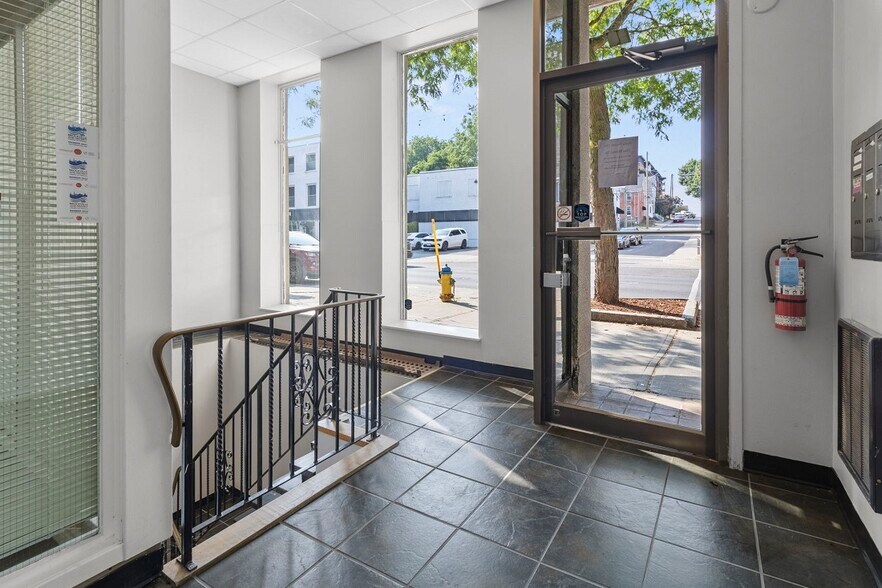 More Photos Of 27 King St E, Brockville General Retail For Sale