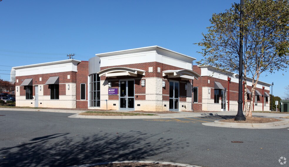 Primary Photo Of 390 W Salem Ave, Winston-Salem Medical For Sale