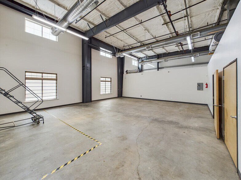 More Photos Of 39057 State Highway 299, Willow Creek Warehouse For Sale